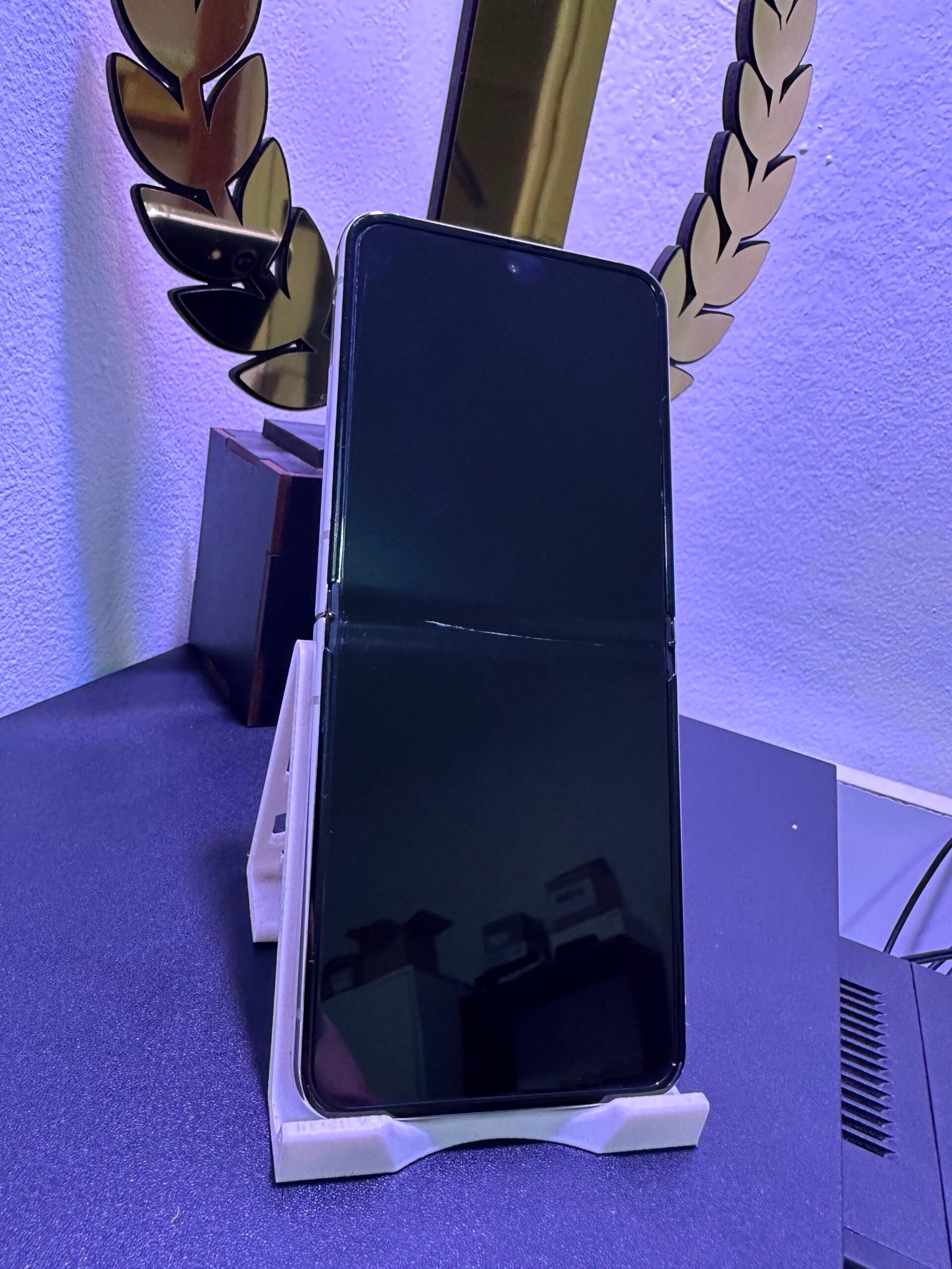 Samsung ZFlip 5 512GB - Image 2